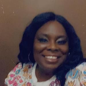 Meet your Posher, Desiree